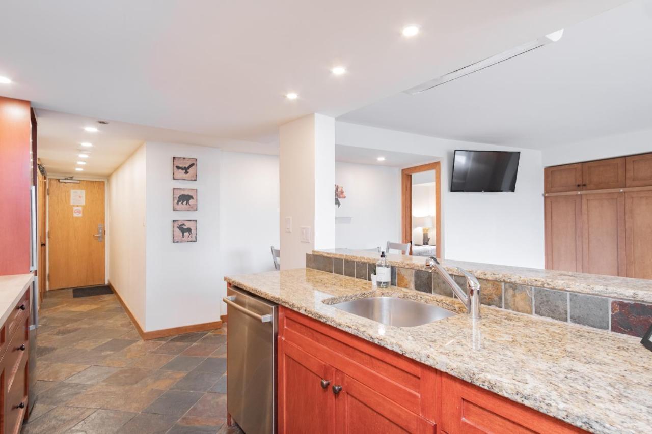 Carleton Lodge By Outpost Whistler Esterno foto