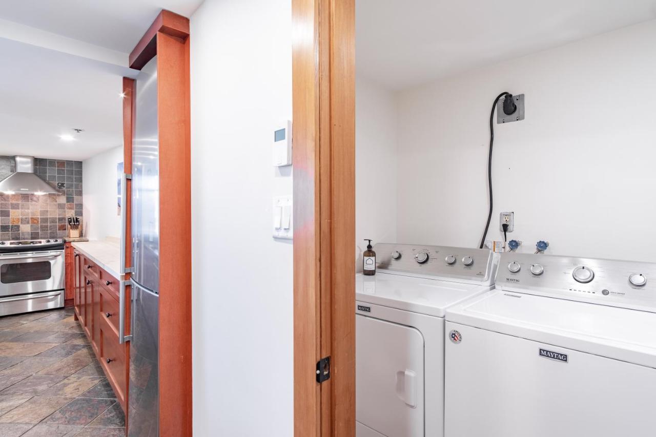 Carleton Lodge By Outpost Whistler Esterno foto