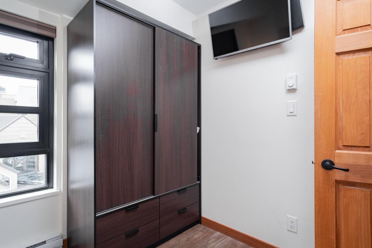 Carleton Lodge By Outpost Whistler Esterno foto